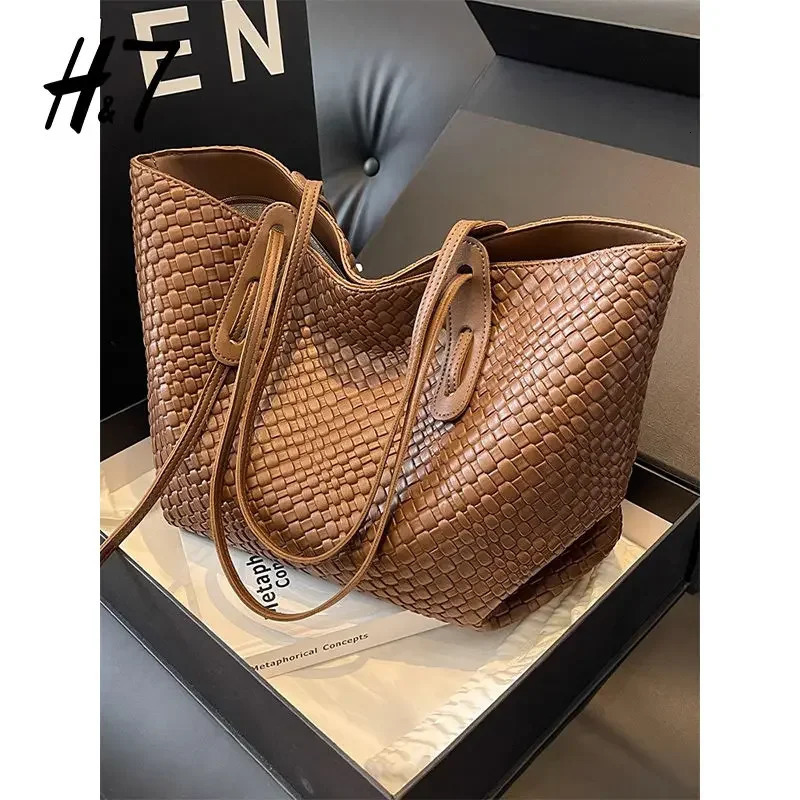 Vintage Diamond Woven Large Capacity Bag Womens Autumn and Winter Fashion Tote Bag Travel Shoulder Package Handbags 250530