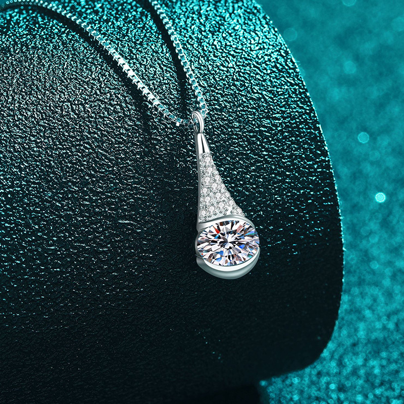 Chic S925 Sterling Silver Moissanite Chain Necklace With Sleek Aquatic-Drop Accent