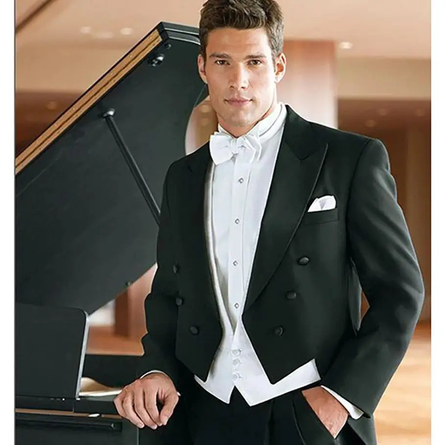 Italy Style Aristocratic Men Suit Three PiecesJacketPantsVest selling Highquality Double Breasted Male Clothing 250520Z