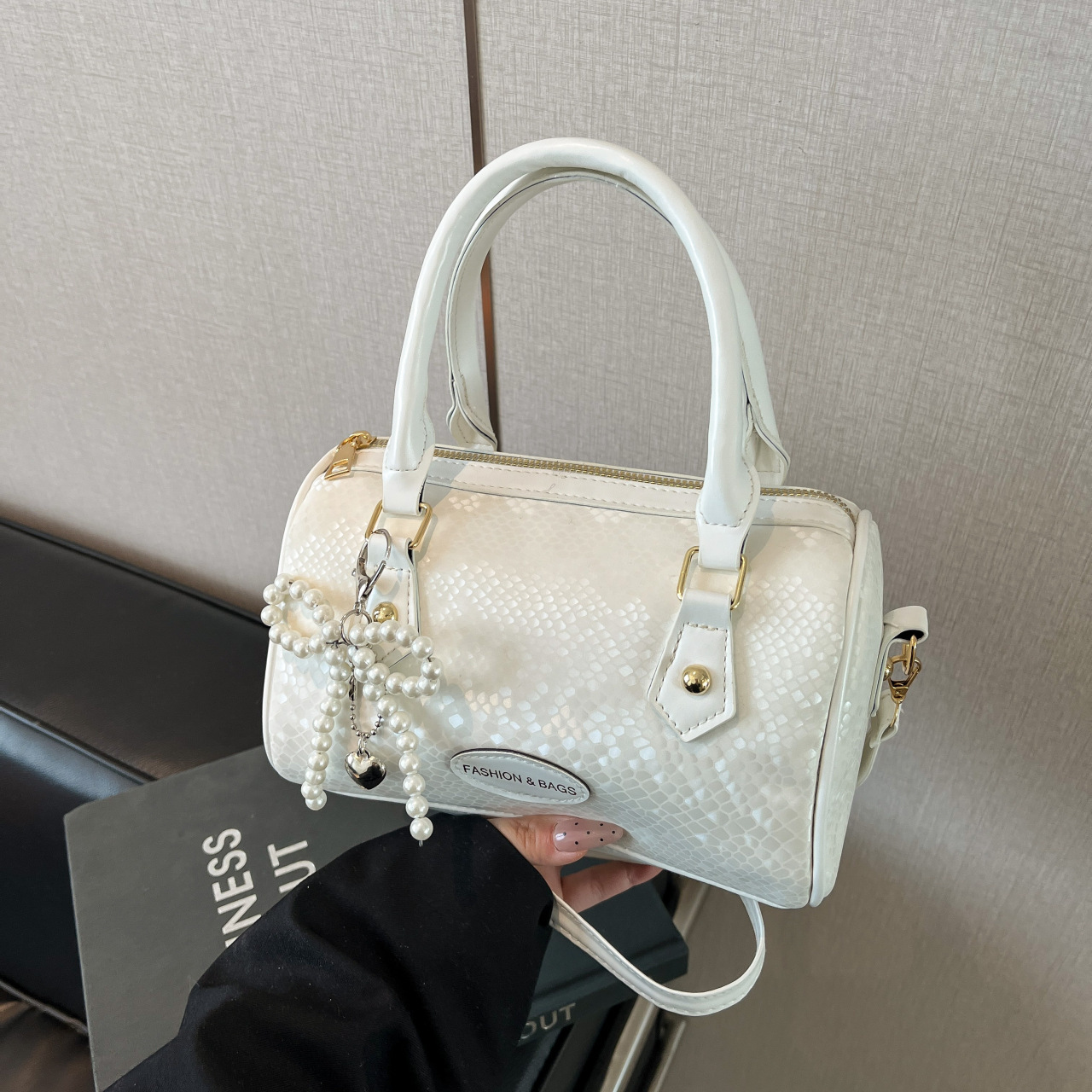 Fashion fashion fashion handbag summer new fashion shoulder bag texture simple fashion crossbody bag designer women s fashion handbag