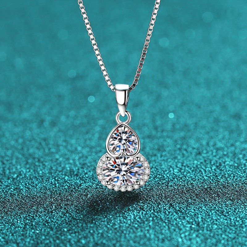925 Sterling Silver Moissanite Heart Pendant Necklace Gourd Shape Chinese Style Necklace for Women Elegant and Unique Design