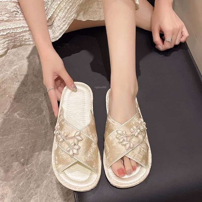 Free Delivery Summer Fashion New Chinese Flat Bottomed Cool Mop Apricot Designer Outdoor Beach Women Sizes 36-41