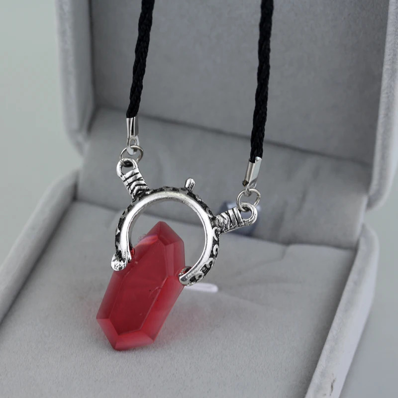 Dmc Devil May Cry 5 Dante Pendant Necklace Red Blue Gem Cosplay Necklaces Long Rope Chain Vintage Gifts for Men 250528