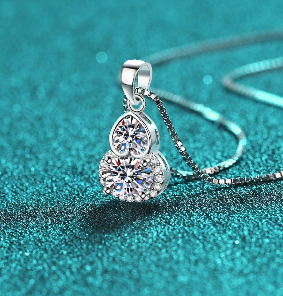 925 Sterling Silver Moissanite Heart Pendant Necklace Gourd Shape Chinese Style Necklace for Women Elegant and Unique Design