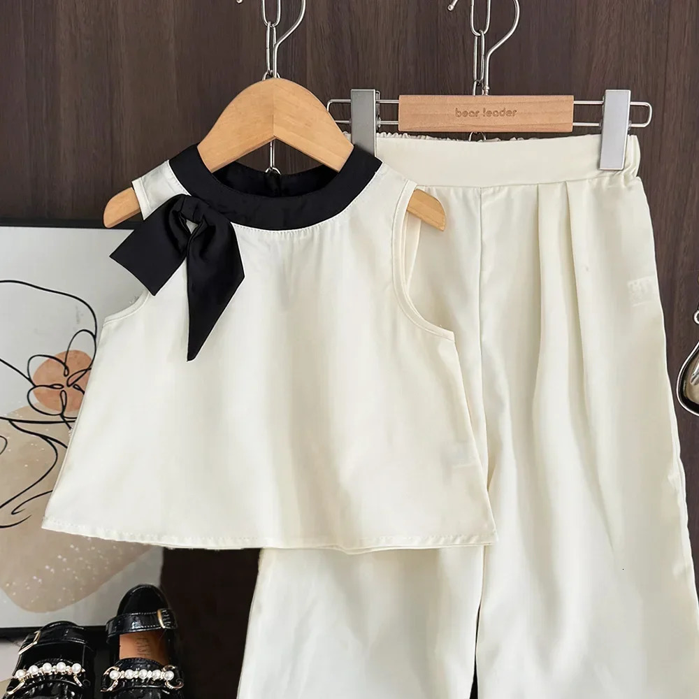 Bear Leader Summer Korean Version 3-7 Years Girls Suit 3D Bow Sleeveless Topwide Legs Pants 2-Pcs Set Kids Clothing 250527