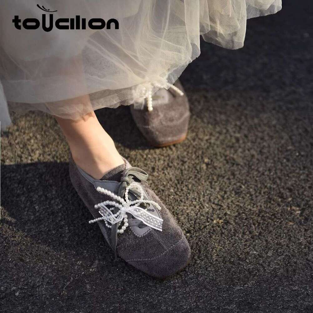 Lace Up Single Shoe Women's 2025 New Color Blocked Casual Bean Shoes Women's Versatile Soft Sole Small Leather Shoes Designer Shoes Light Lu