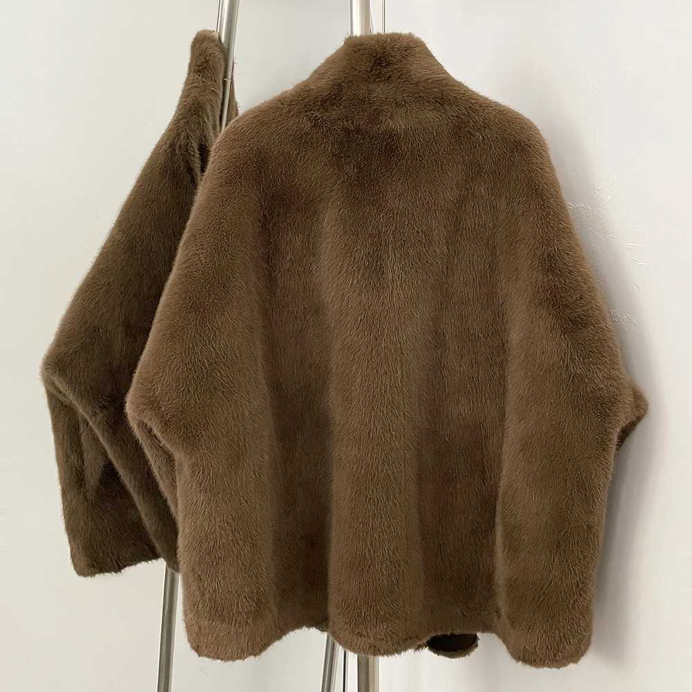 New Fur Coat Artificial Female Long Sleeves Faux Fur Autumn Winter Loose Fluffy Jacket Women Fashion Thickened Warm Top ClothesT251201