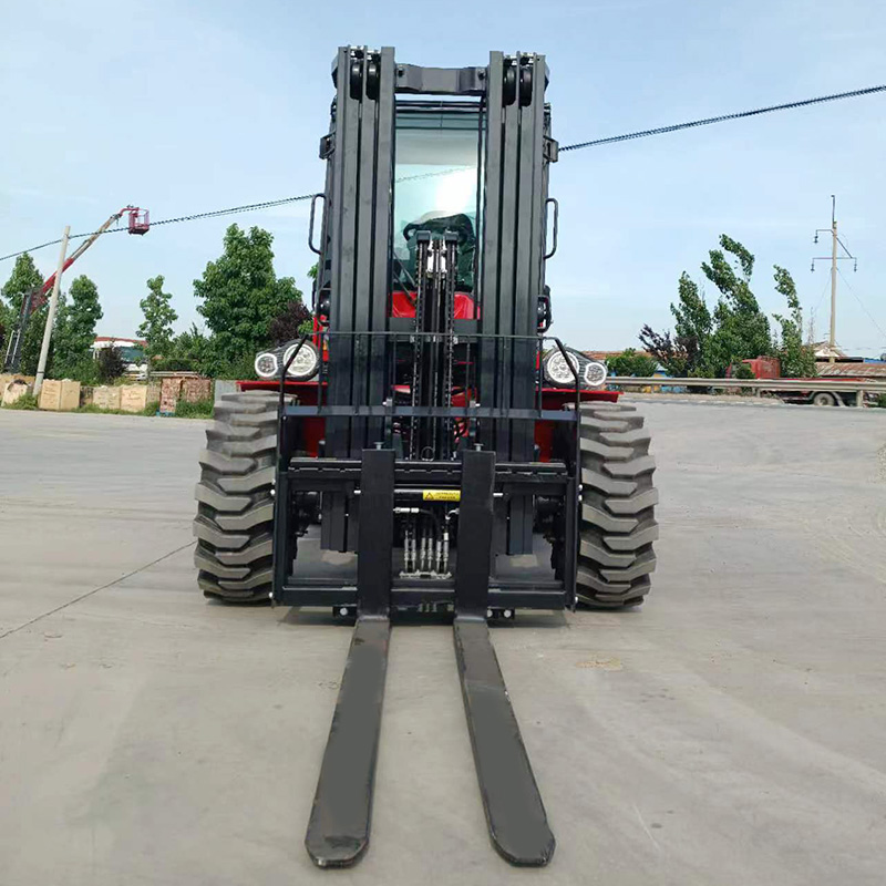 Rugged 5 Ton All-Terrain Forklift | Featuring 4WD, Diesel Power & Precision Hydraulic Control