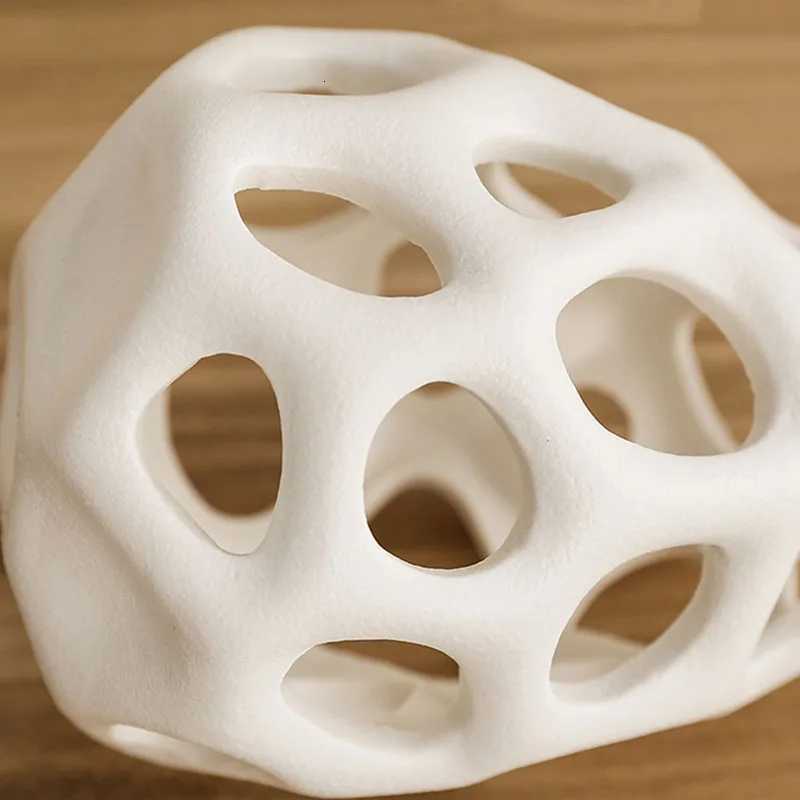 CAPIRON Hollow Out Ceramic Vase White Black Nordic ical Aesthetics Off He Living Ro Interior Decoration Acessories Y251201