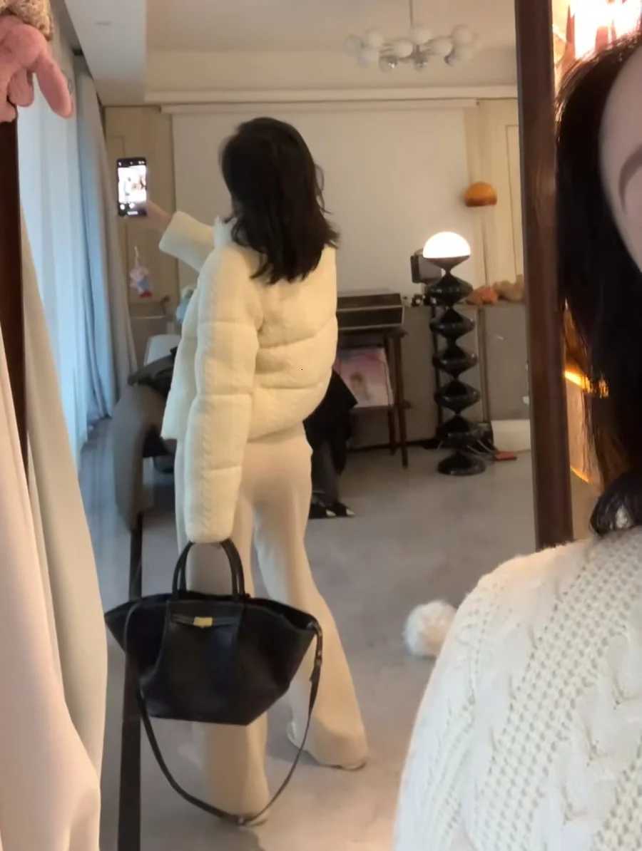 ETJ 2025 Winter new womens fresh and elegant white turtleneck knitted thick cotton jacket warm bread jacket 6318229T251201