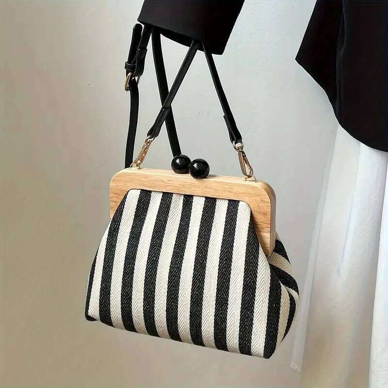 Fashion Striped Wooden Clip Shell Women Shoulder Elegant Crossbody Bags Clutch Purses For Party 2025
