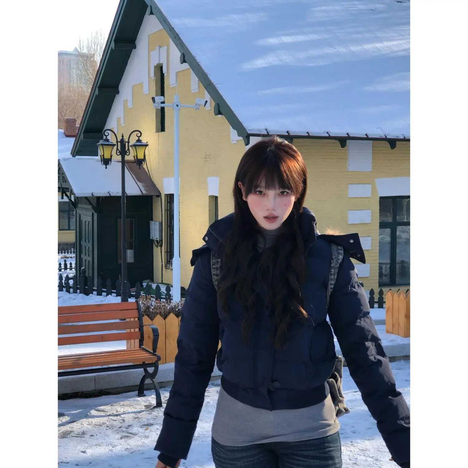 Womens Oversized Casual Big Fur Collar Thickened Coat 2025 Winter New Short Down Jacket Korean Loose Parka Coat Lady OuterwearT251201