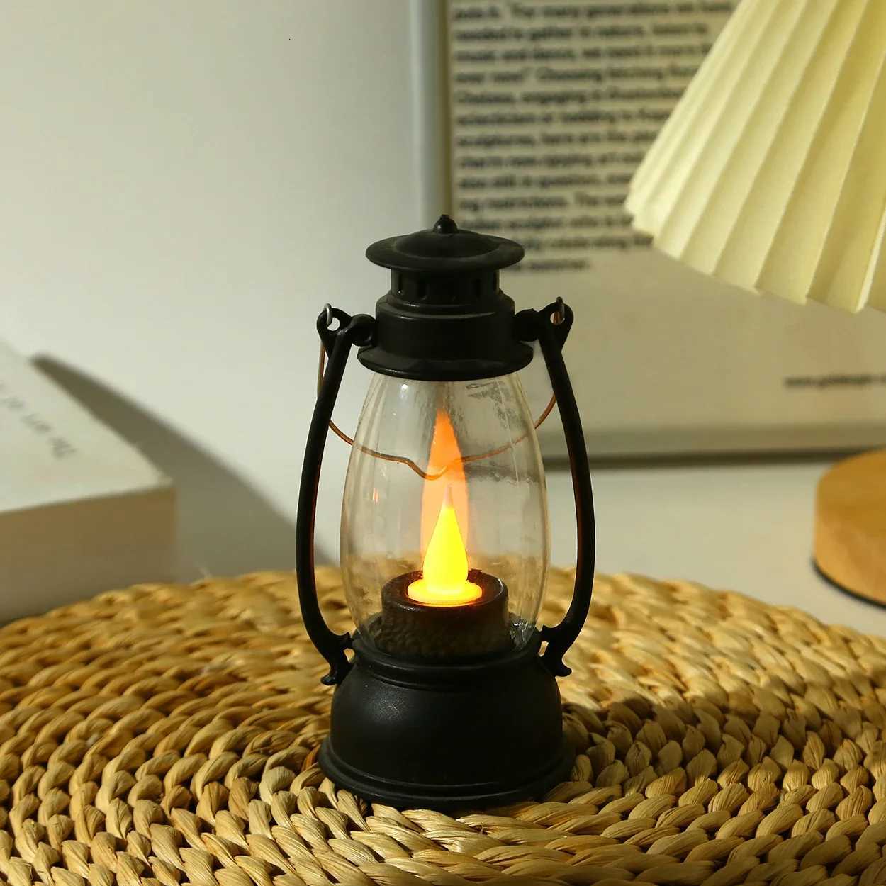 Vintage-Style LED Lantern Decorative Battery-Powered Light with PP Material Non-Rechargeable Button Battery Single Color M251201