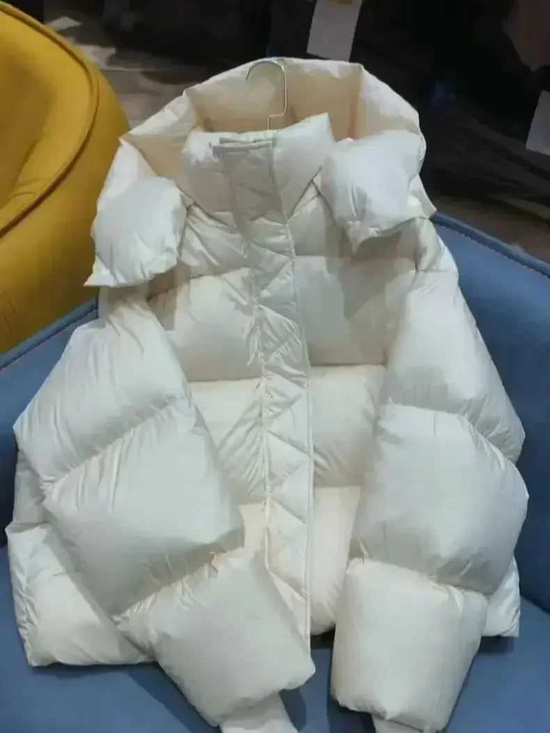 2025 New Down Cotton Jacket Womens Winter Short Thickened Fashion Cotton Jacket Korean Edition Loose Design Cotton CoatT251201