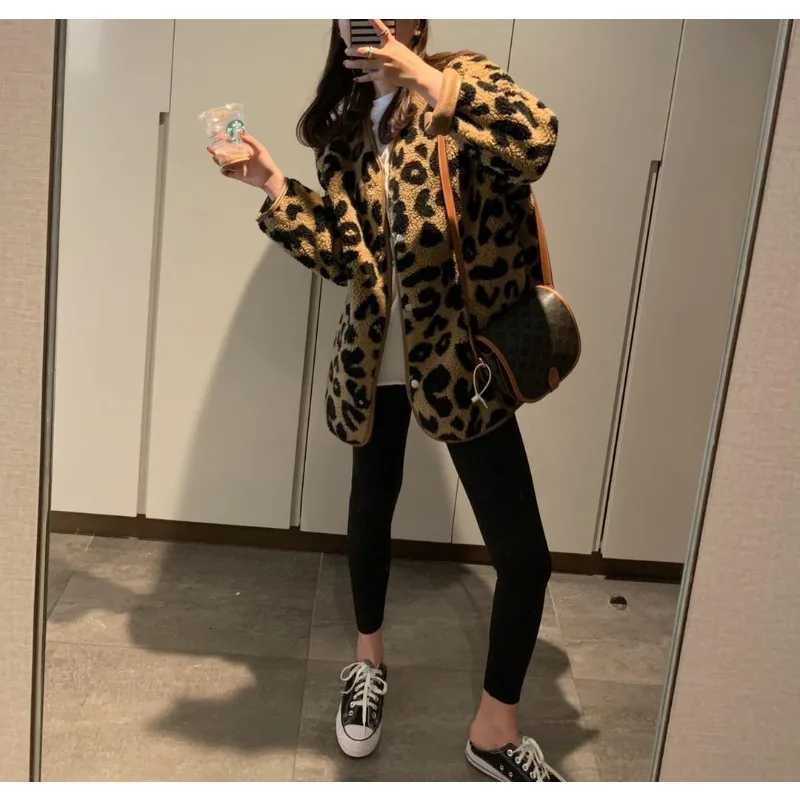 Leopard Print Fur Integrated Warm Short Jacket for Womens Autumn and Winter Loose Casual Faux Fur Leopard Print Jacket TopT251201