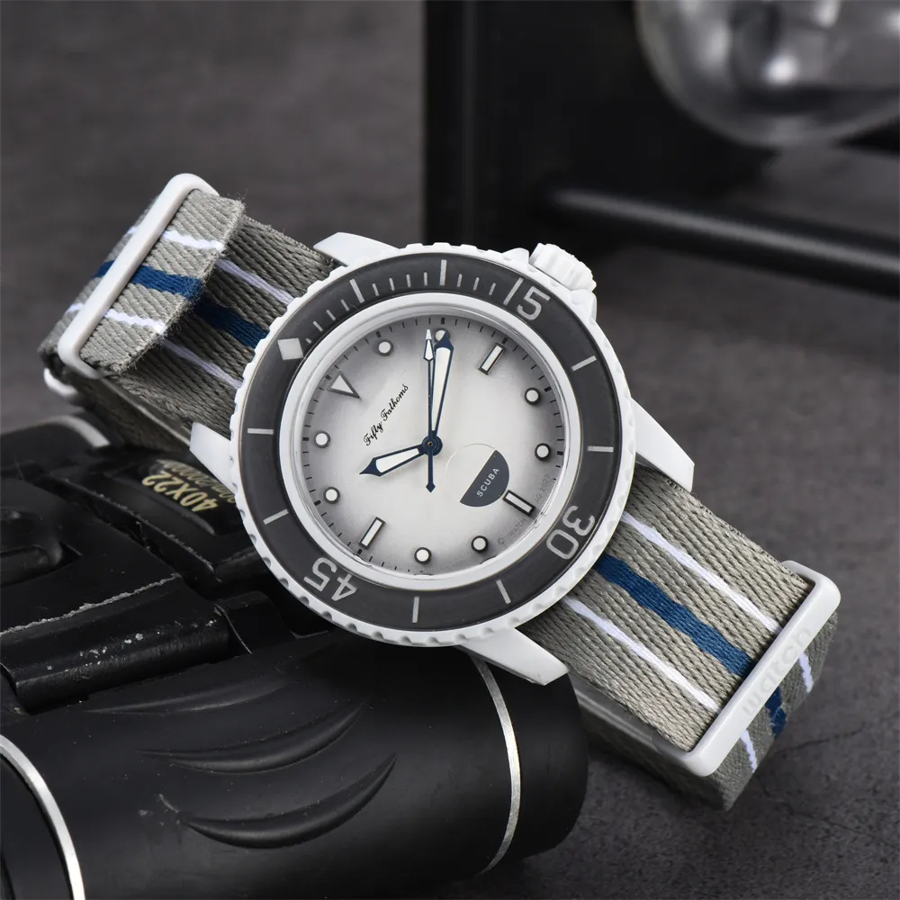 The new XS.WATCH co-branded Fifty Fathoms series watches for men and women High-quality alloy