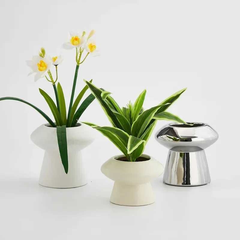 Minimalist Ceramic Vase Flower Arrangement Modern Creative He Decor Restaurant Dry Flower Arrangement Decorative Ornaments Y251201