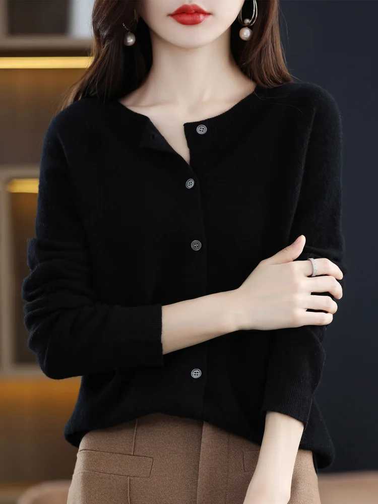 2024 New Chic Womens Basic O-neck Cardigan 100 Merino Wool Sweater Soft Grace Knitwear CoatSpring Autumn Female Clothes Tops M260306