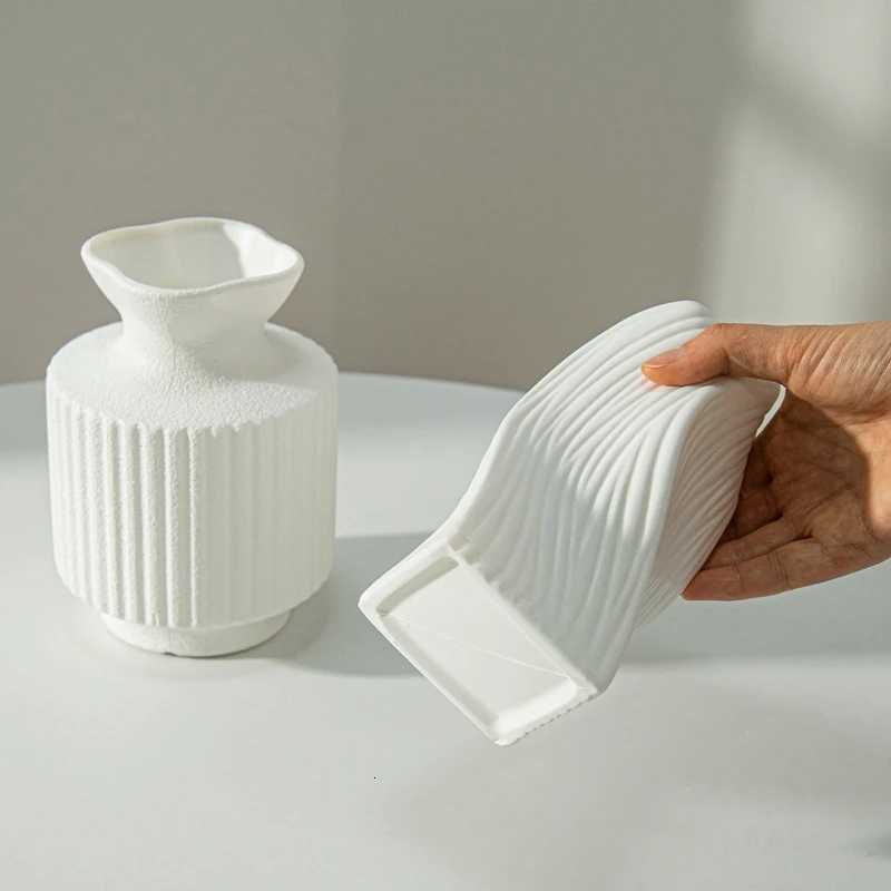 Plastic Flower Vase Modern Simple White Vase He Ro Decoration Ornaments Artistic Plant Pot Interior Decor Table Ornament Y251201