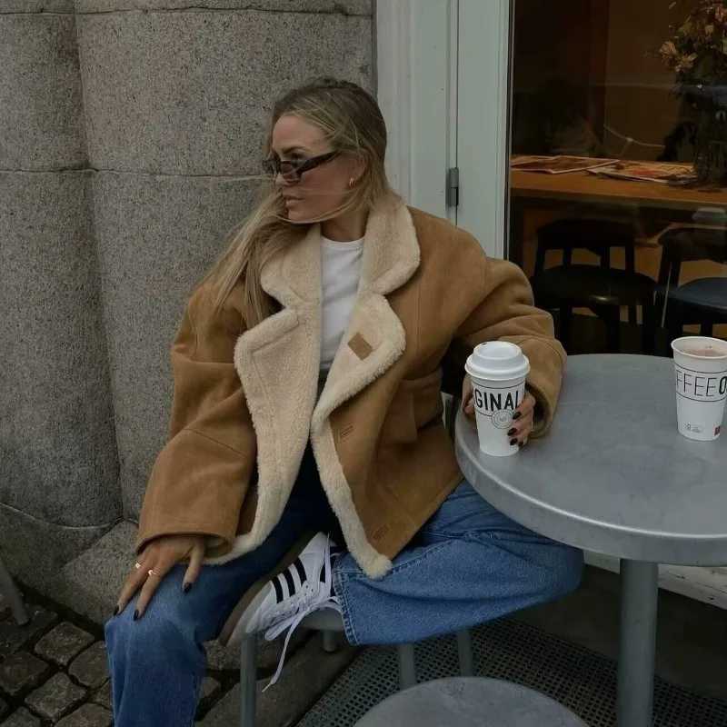 Womens Clothing Autumn Winter Retro Sheepskin Coat Comfortable Coat Jackets Faux Fur Coat Fleece New Trendy Loose WarmT251201