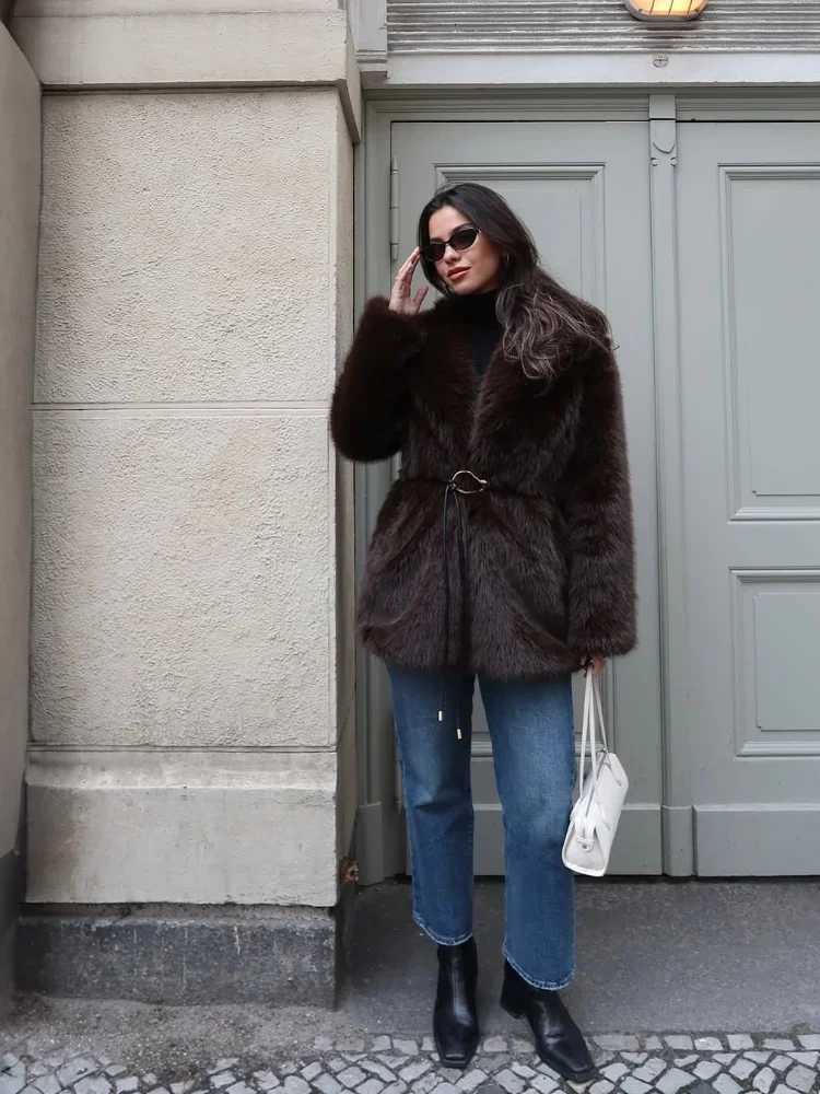 Women Solid Full Sleeve Casual Faux Fur Loose CoatsWarm Thicken Turn-down Collar Belt Coat Female 2025 Winter Lady OutwearsT251201