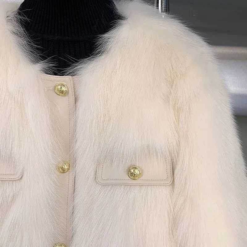Womens Small fragrant style Fur Coat 2025 Autumn/Winter New Imitation Fox Fur Coats Fashion Korean Edition Thick Short OutwearT251201