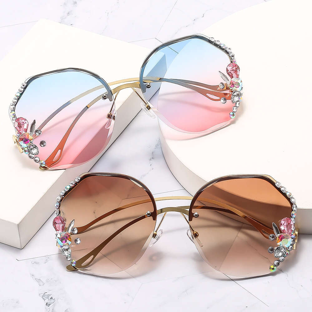 2024 New Style Personalized Diamond-Studded Sunglasses for Women, High-End Look, Face Slimming, UV Protection, Fashionable Sunshade Glasses