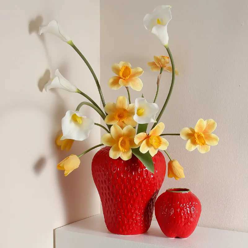 Ceramic Vase Artificial Strawberry Vase Fruit Cartoon Strawberry Flower Pot Terrarium Flower Vase He Decoration Accessories Y251201