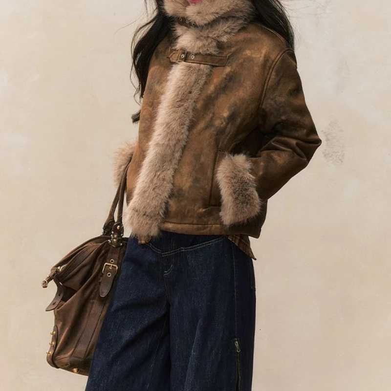 Autumn and Winter Coat with A Stylish Fur Patchwork Design Womens Biker Jacket Leather and Fur Integrated JacketT251201