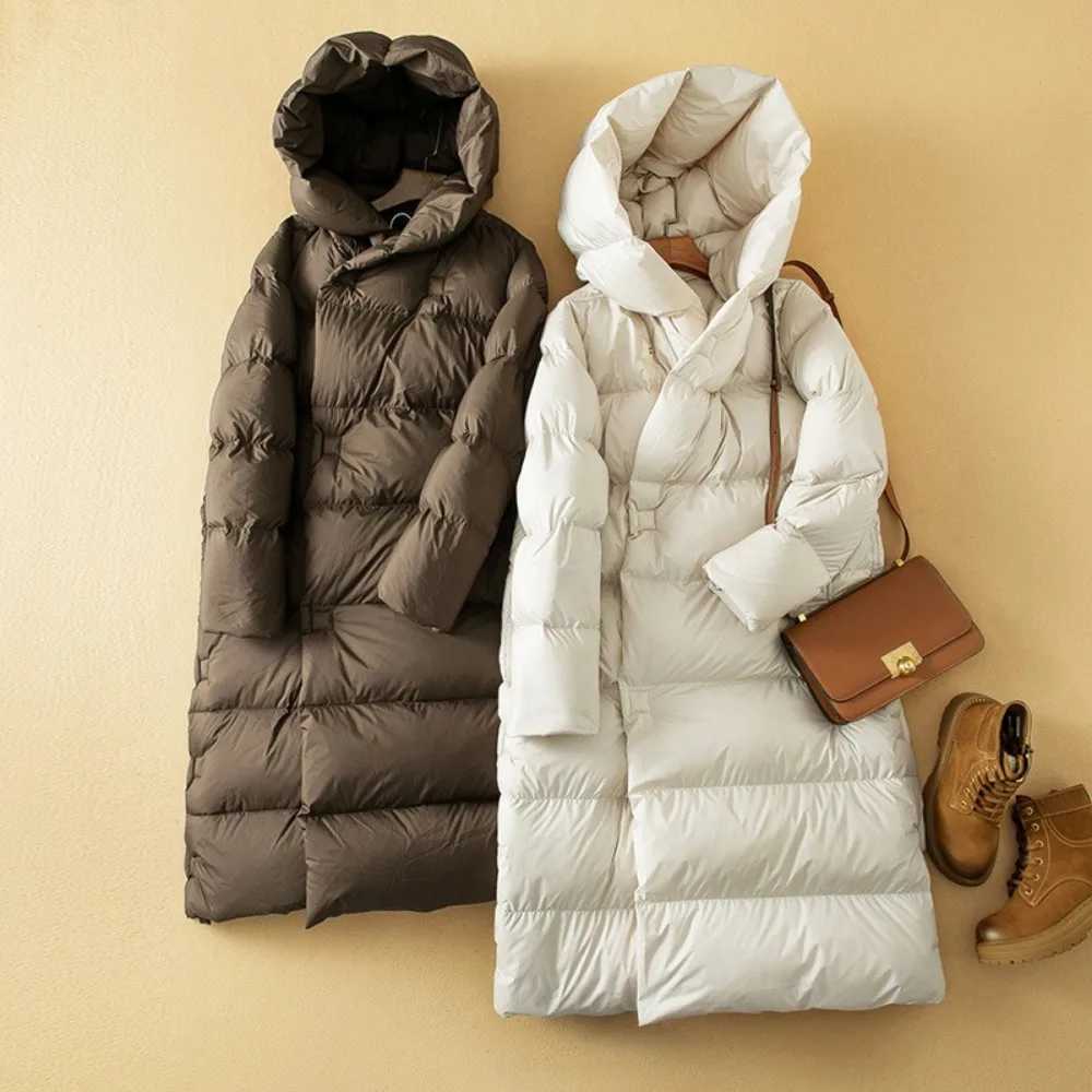 Down Jacket Women Long Hooded Parkas Coat Oversized 2024 New Fashion Lightweight Warm 90 White Duck Down Coats Winter OvercoatT251201