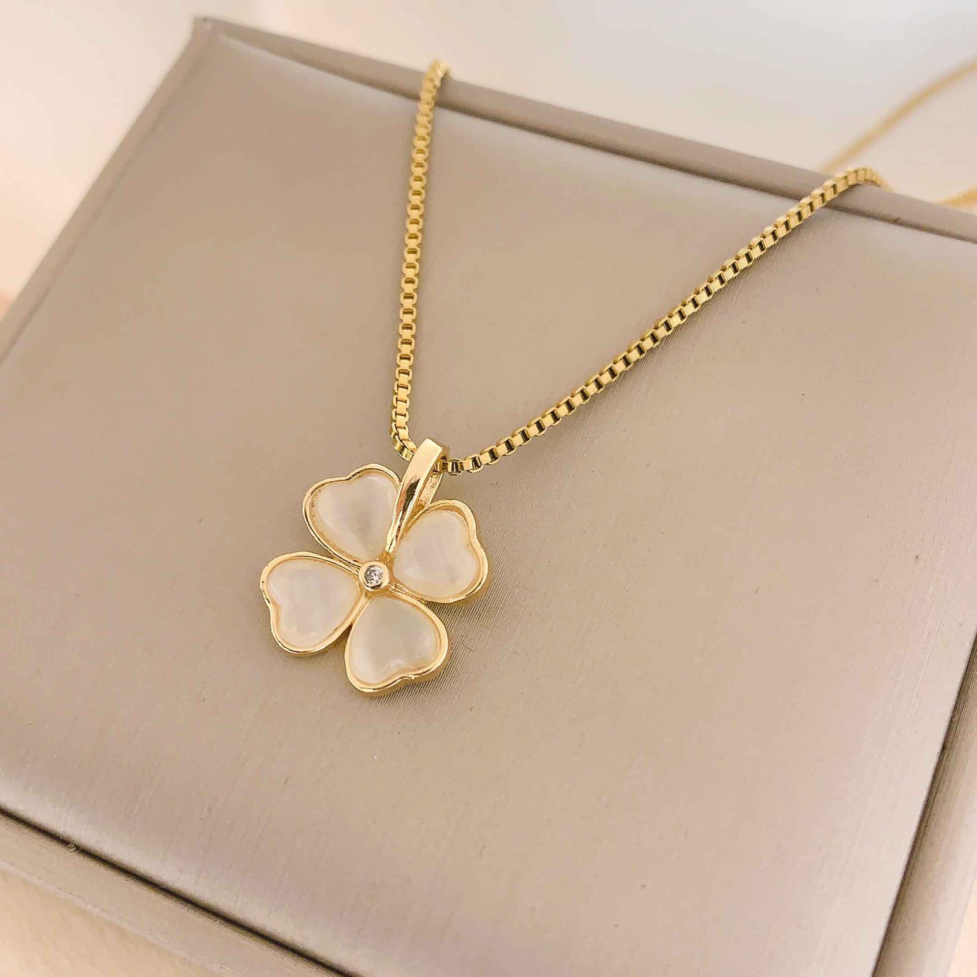 Alloy Four-Leaf Clover Women's Necklace Fashionable Trendy Jewelry