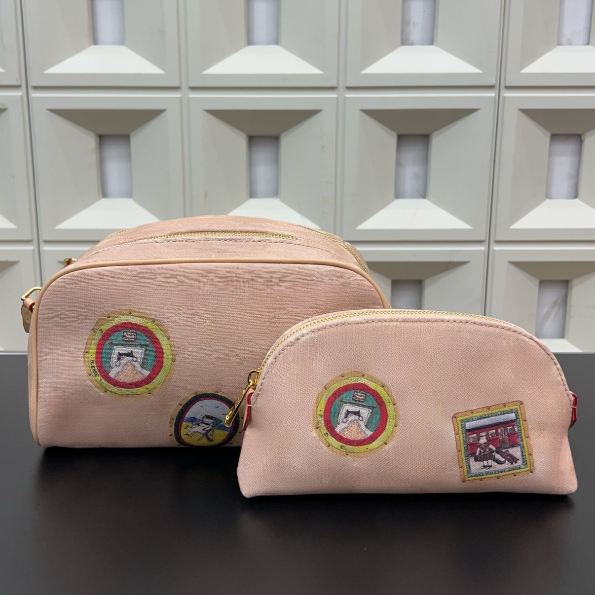 Y470 Women's Designer Classic Vintage Clutch Toiletry Bag Cosmetic Bag Essential for Commuting and Travel