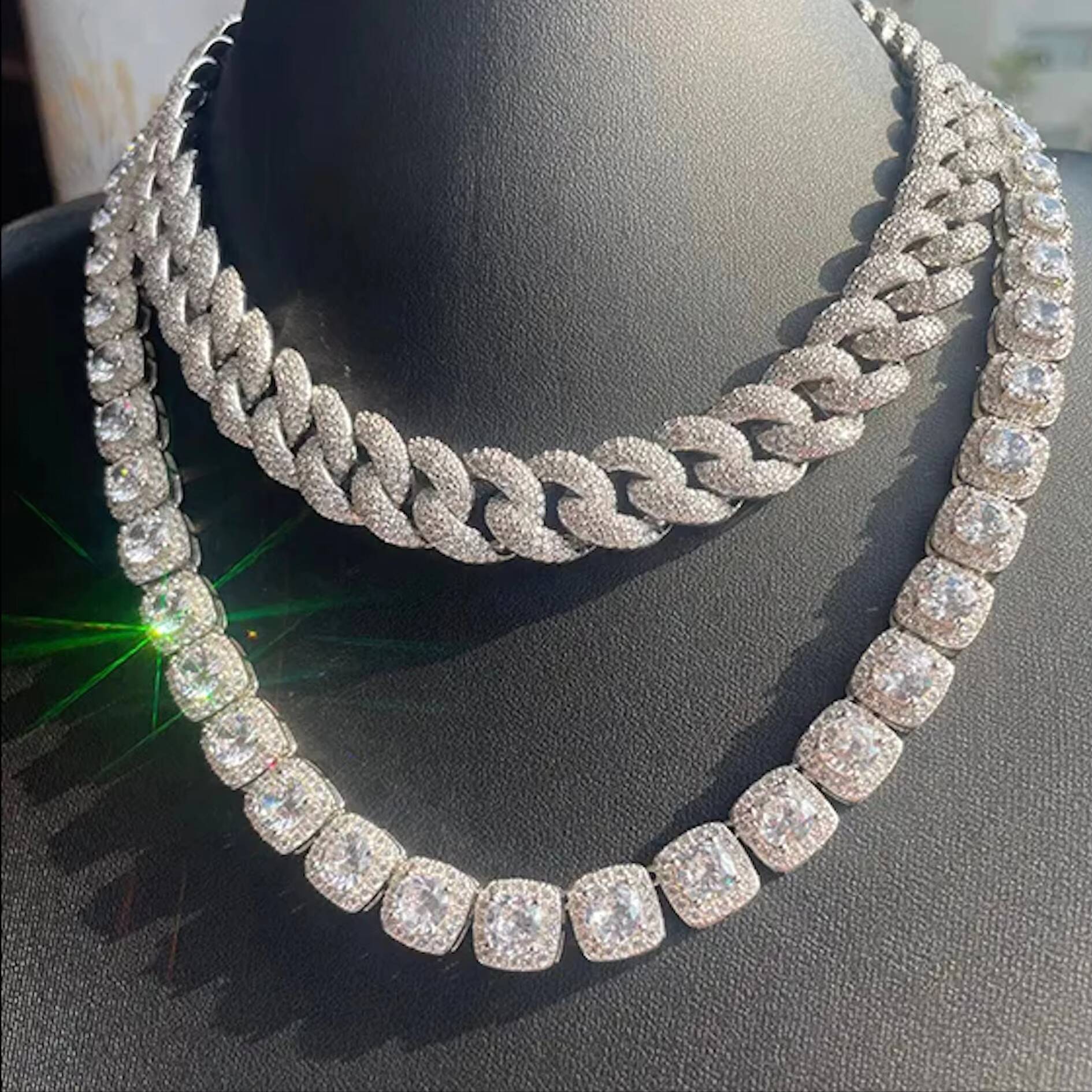 Fashion Hip HOP VVS Clarity Large Moissanite Ice Out Diamond 10mm Wide Cuban Link Chain Necklace for Men Women Gift