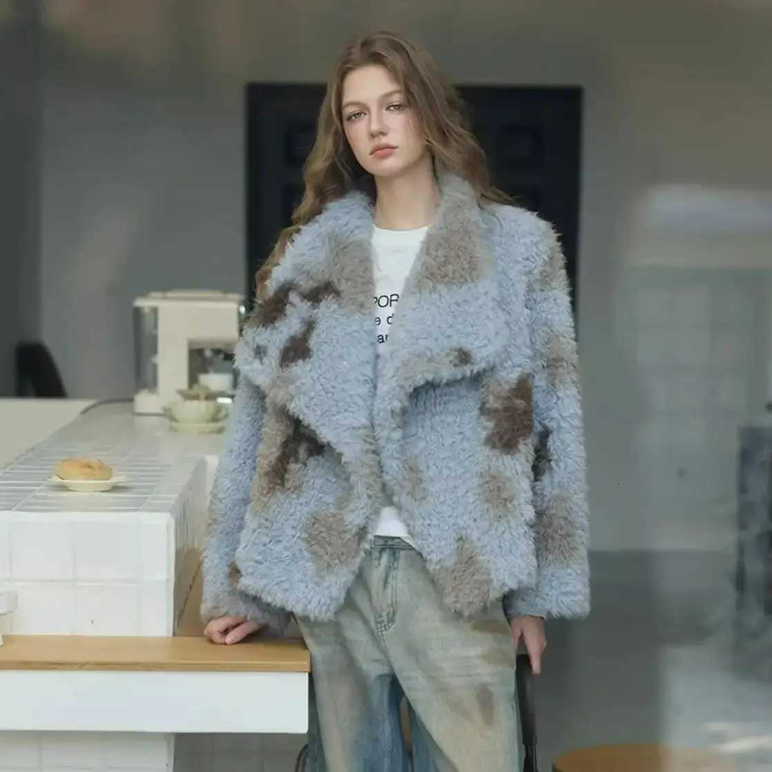 HIGH QUALITY Winter Large Lapel Curly Lamb Fur Coat Long sleeve Warm Shaggy Tie dye Gradient Faux Fur Jacket Loose OuterwearT251201
