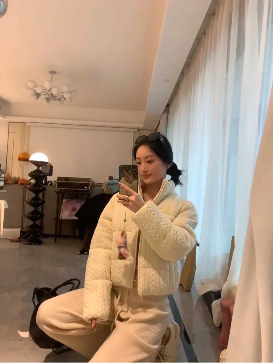 ETJ 2025 Winter new womens fresh and elegant white turtleneck knitted thick cotton jacket warm bread jacket 6318229T251201
