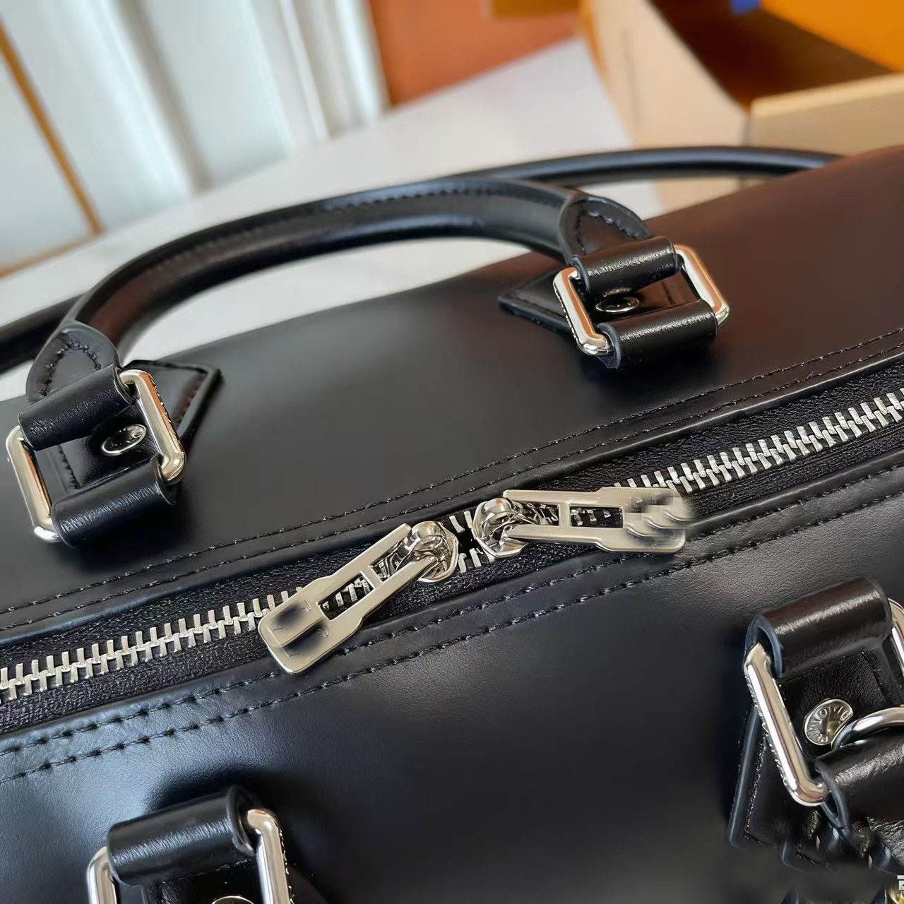 2025 new satchel Latest Shoulder Bag Original Luxury Designers monog Handbags Fashions Steamer The upgraded handbag is made from soft ostrich leather