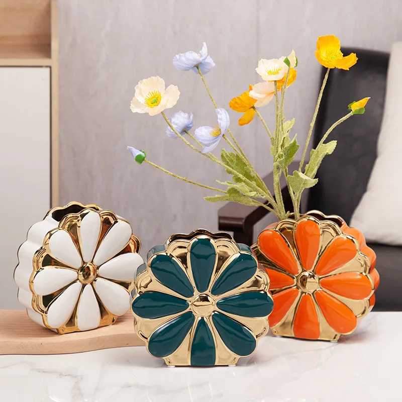 Ceramic Vase Flower Shape Golden Bottle Floral Arrangement Accessories Flower Vase Terrarium He Decoration Accessories Y251201