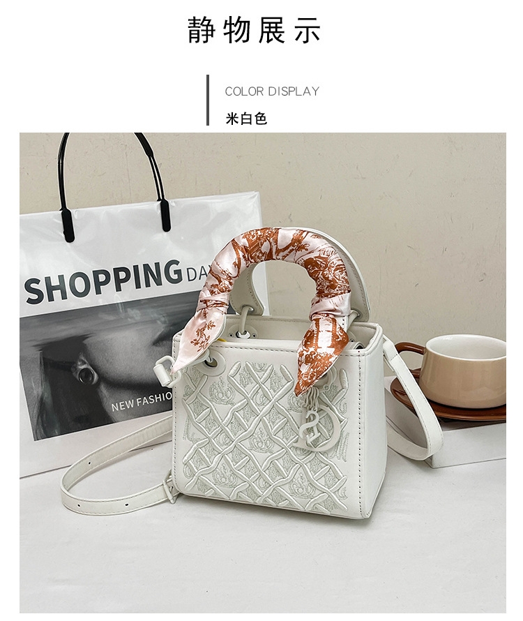 Heavy industry embroidery diamond checkered Davis bag high-end crossbody bag versatile fashion silk scarf shoulder handbag