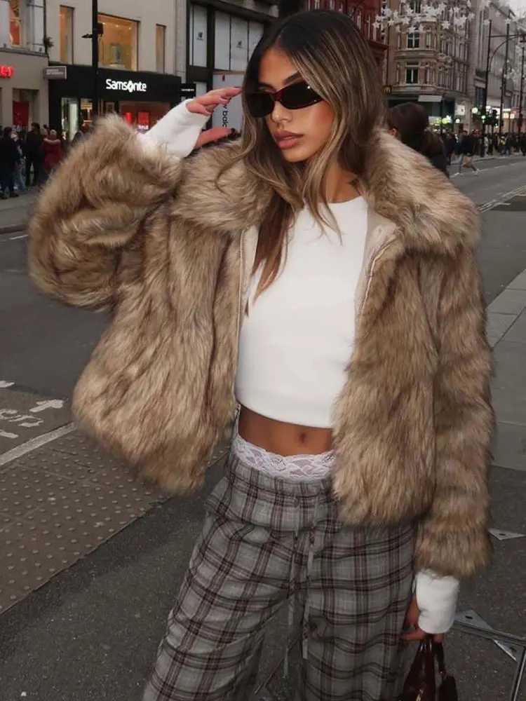 HH 2025 Women Winter Warm Faux Fur Coats Lapel Long Sleeve Zipper Jacket Female Fashion High Street Short Coat OuterwearT251201