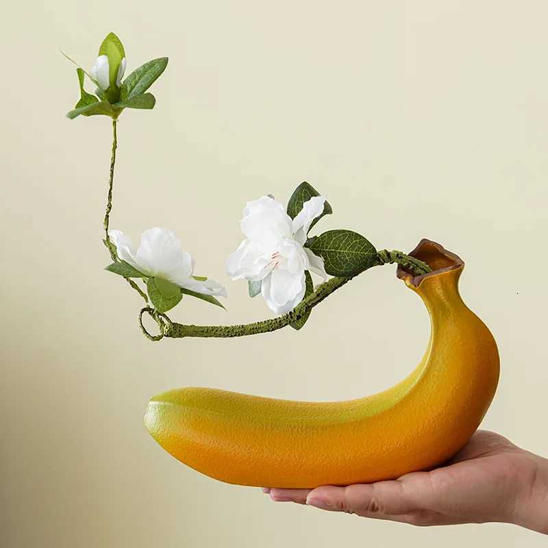 Creative Banana Vase Ceramic Vase Simated Fruit Ornaments Flower Arrangement Accessories Terrarium He Decoration Accessories Y251201