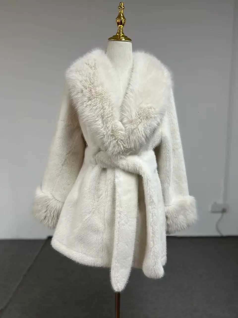 New Fashion Big Fur Collar Long Fur Jacket Women Winter Coat Environmentally Friendly Thick Faux Fox Fur Coat Women ClothingT251201