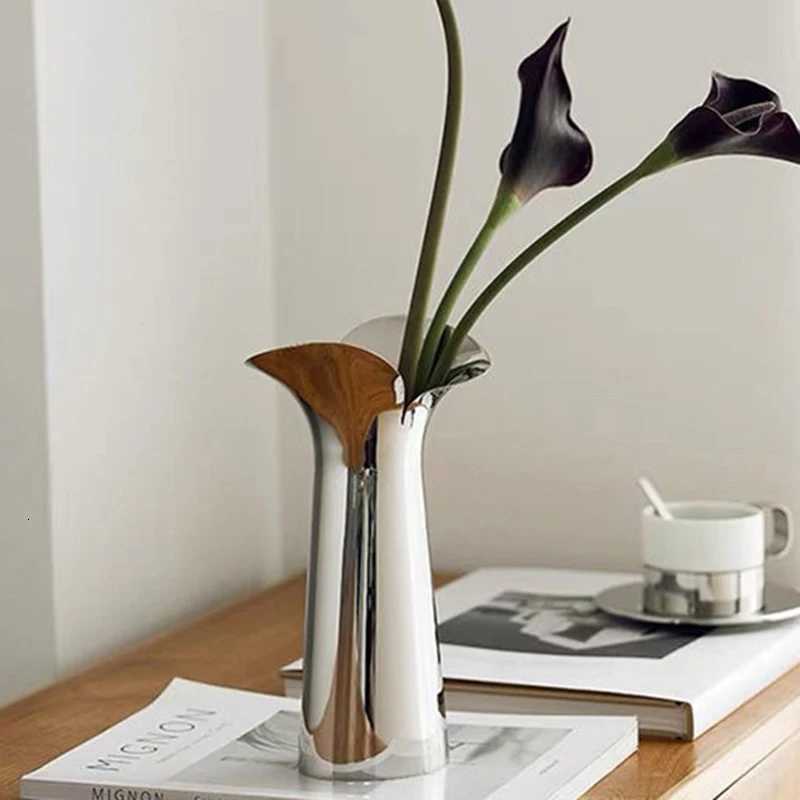 Modern Flower Vase Nordic Aesthetic Flower Bottle Desk Decorating Elegant Vases Ro Decoration Off Flowerpot Unusual Shape Y251201