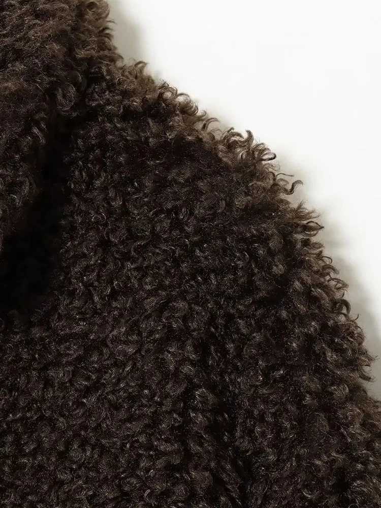 Women 2025 Winter New Style Women Clothing Faux Fur Effect Short Coat Lamb Wool Coat Fur OuterwearsT251201