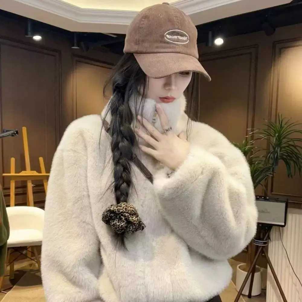 Trend Autumn Winter Womens Faux Fur Coat Warm Short Fur Jacket Soft Stand Collar Fluffy Mink-Like Fleece Top Long Sleeve ZipperT251201