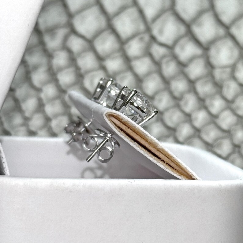 moissanite earrings Sterling Silver Diamond Stud Earrings 2ct Genuine D Color Moissanite for Ladies Gentlemen 925 Silver Earring Jewelry