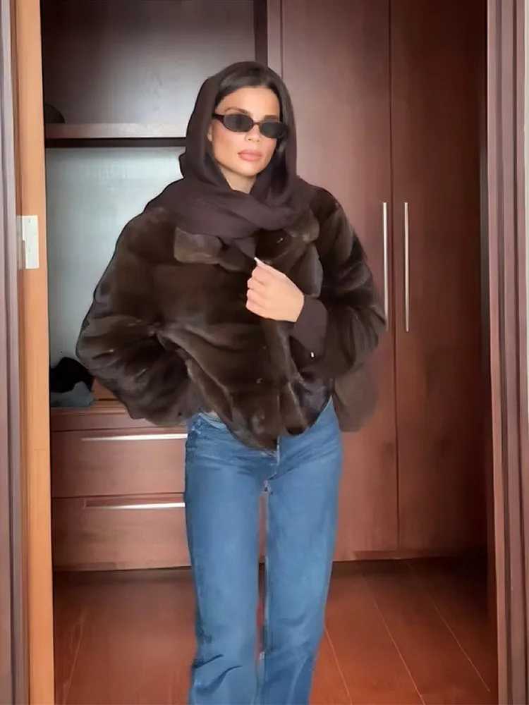 Autumn Winter Vintage Brown Faux Fur Jacket For Women High Neck Long Sleeve Crop Furry Coat 2025 New Lady Trendy Warm OutwearsT251201