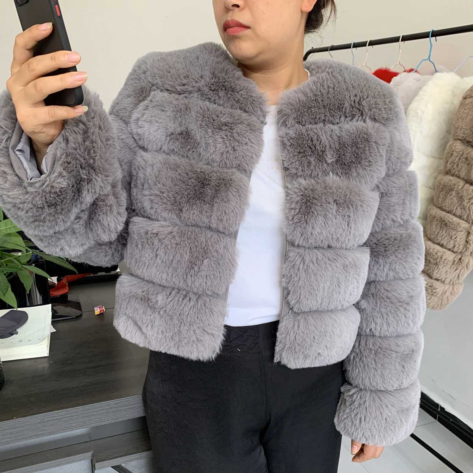 Womens Fashion faux fur coat super hot Autumn Winter women short Faux fox fur fluffy jacket high quality 7xl Ladies furry coatsT251201