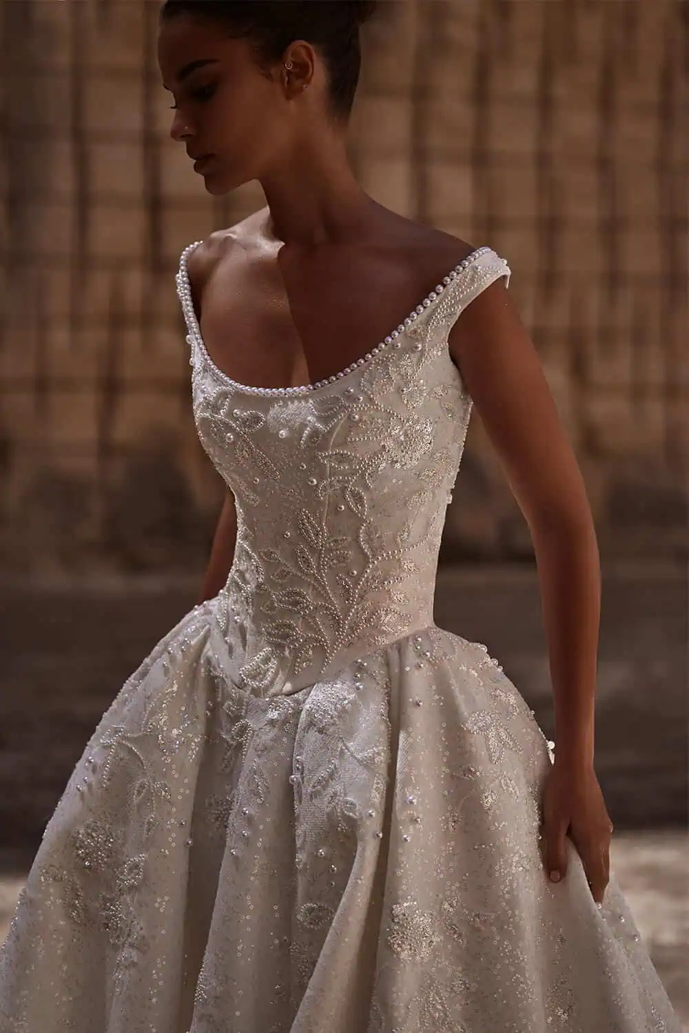 Elegant Wedding Dresses Pearls Bridal A Line Gowns Appliques Sequins Sleeveless Princess Backless Sweep Train Customized Vestidos De Novia Plus Size