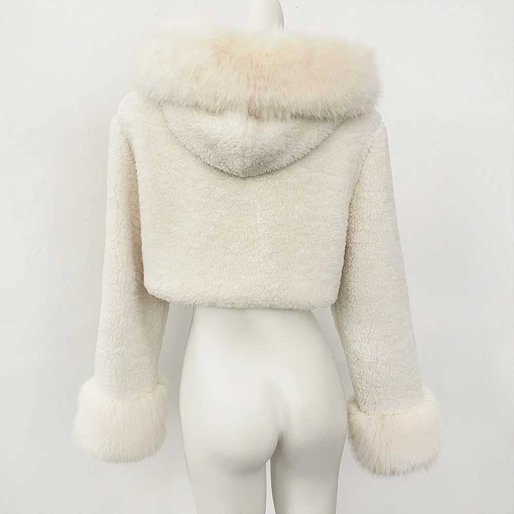 Fur Coat Eco-friendly Lamb Fur Jacket Female Autumn Warm Thick Faux Fur Artificial Winter Clothing Women Hooded Short Fur CoatT251201