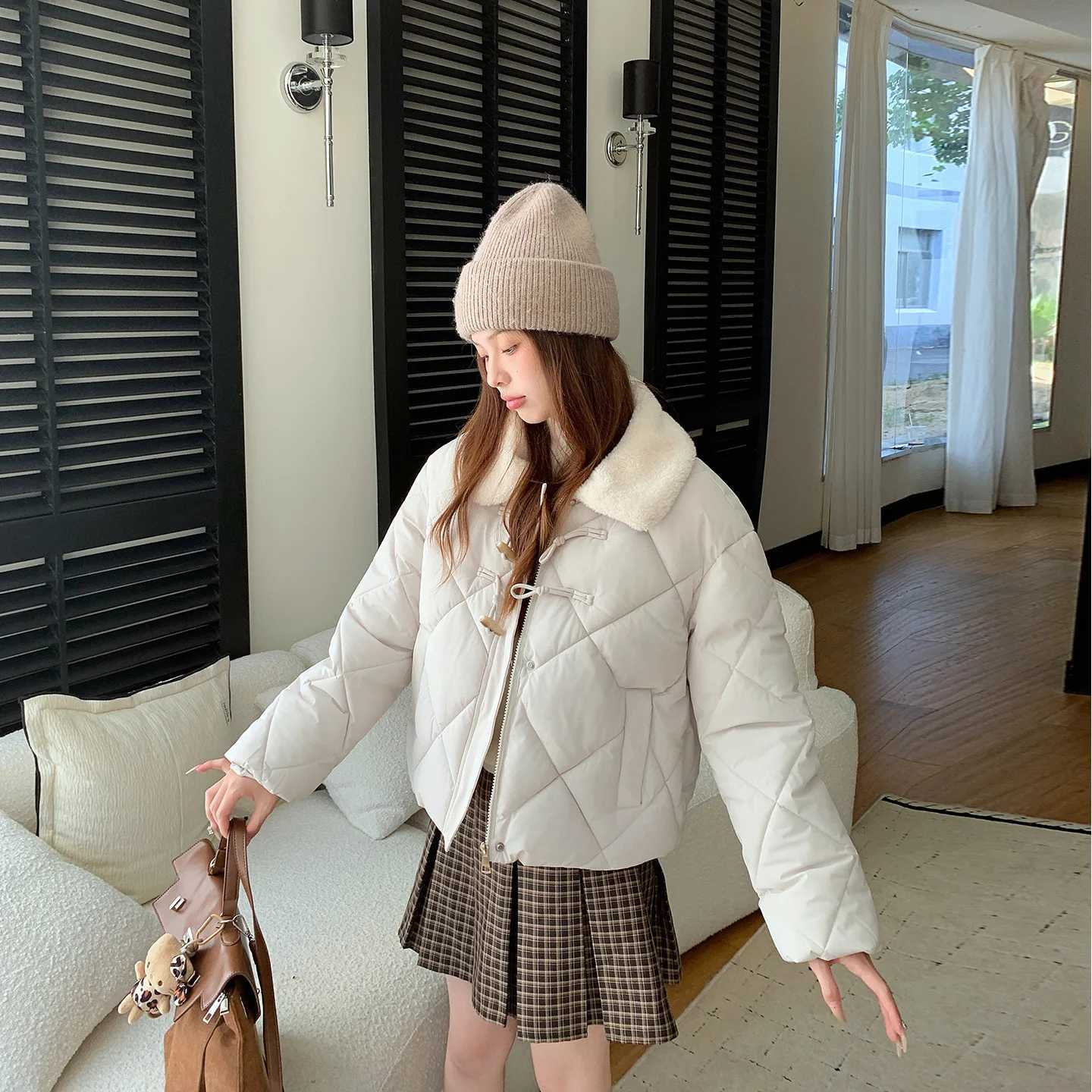 Trendy Cotton Jacket for Women 2025 New Winter Chinese Style Cotton Coat with Spliced Wool Collar Thick Coat for Warmth CoatsT251201